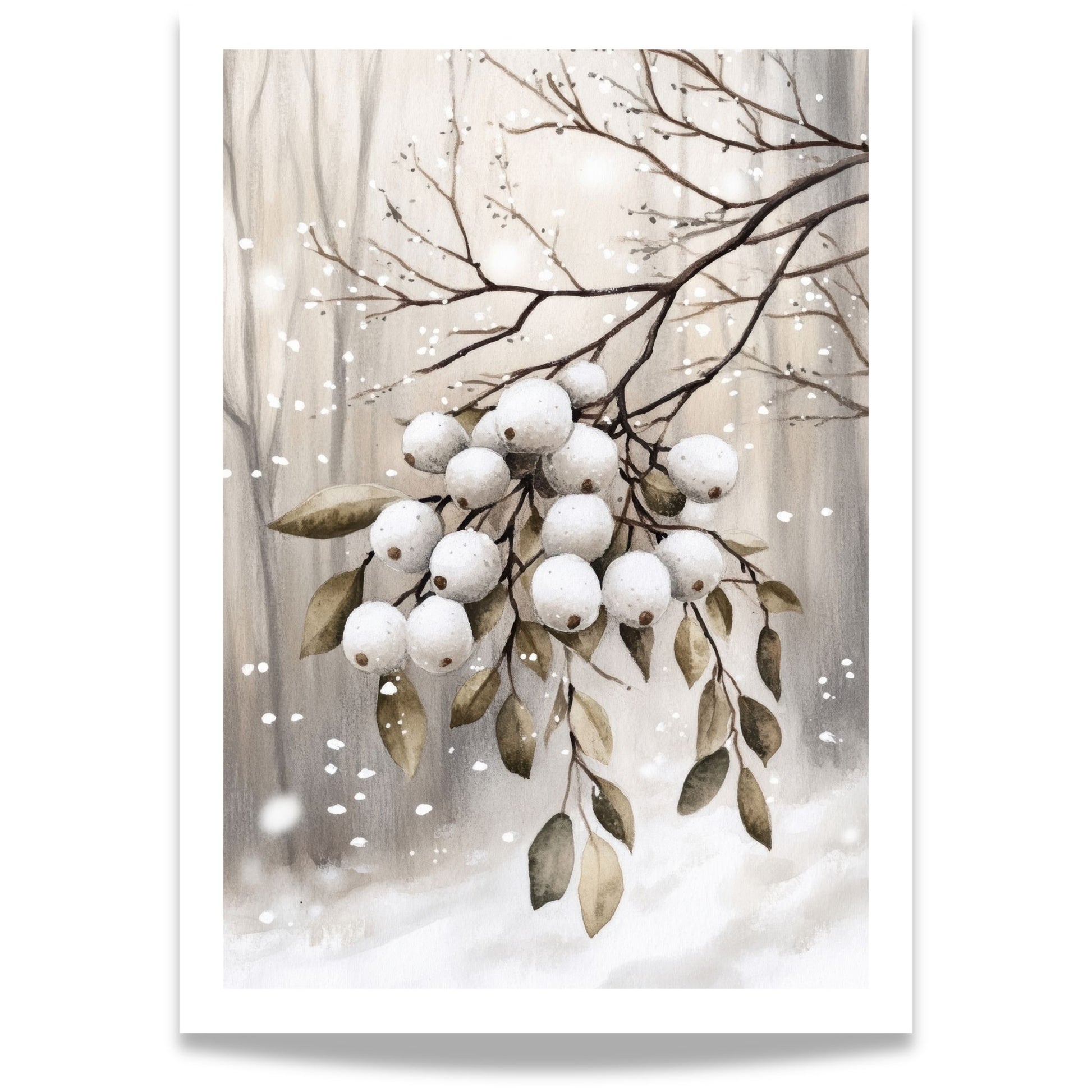 Snødekte greiner med store hvite bær i vinterlys mot disig bakgrunn.