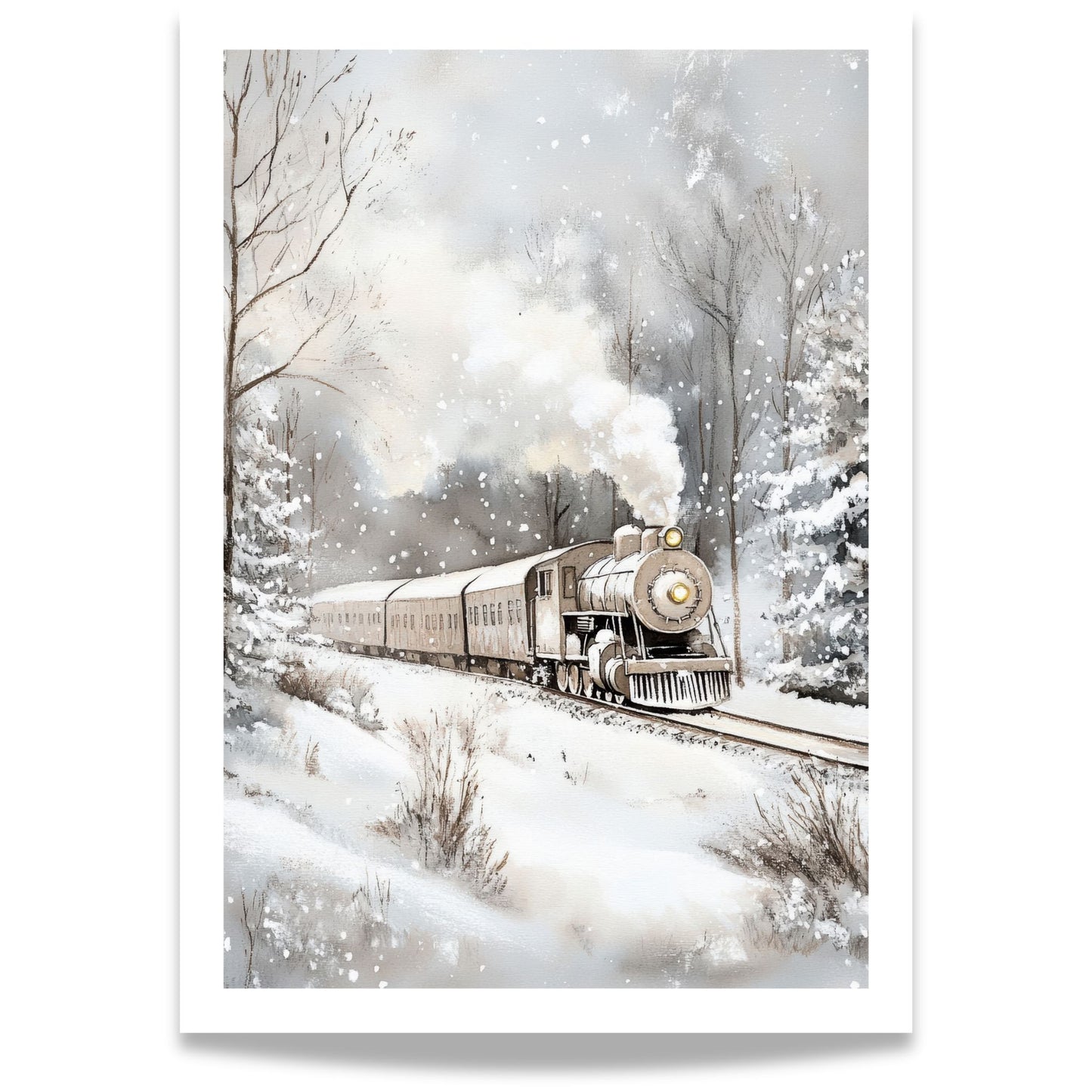 Damplokomotiv med lysende frontlykt kjører gjennom et snødekt landskap omgitt av trær og vinterstemning.