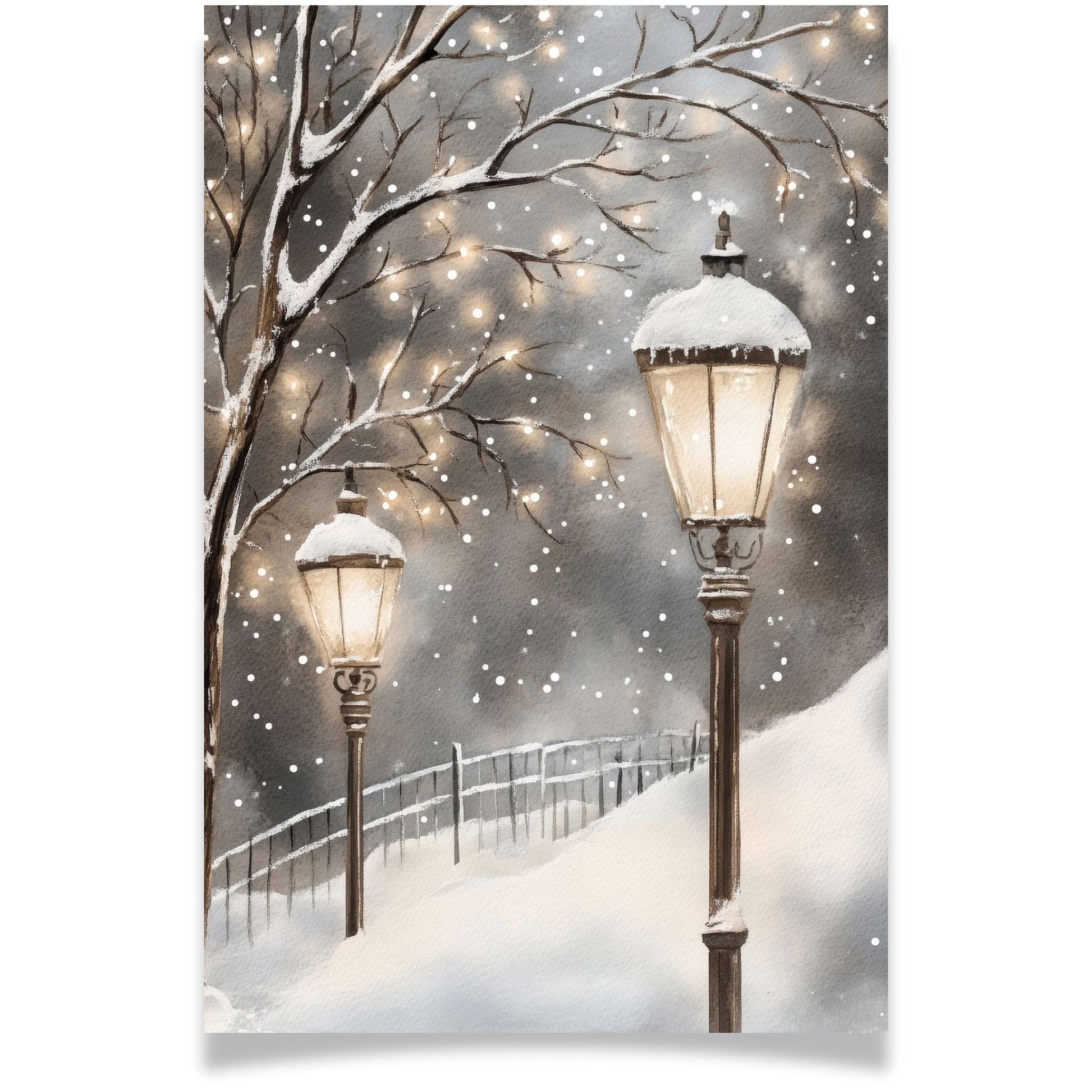 Julekort med lyktestolper og snøfall i vintergate – Cozy Winter Story Collection. Valgfritt med personlig hilsen.