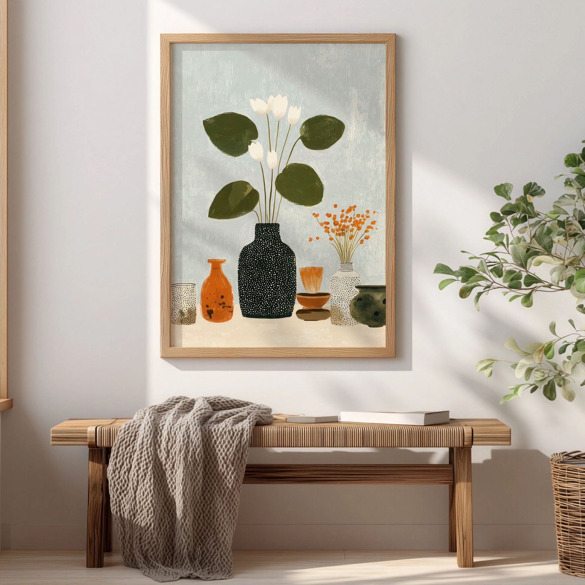Plakat med botanisk stilleben og vaser i nordisk interiør