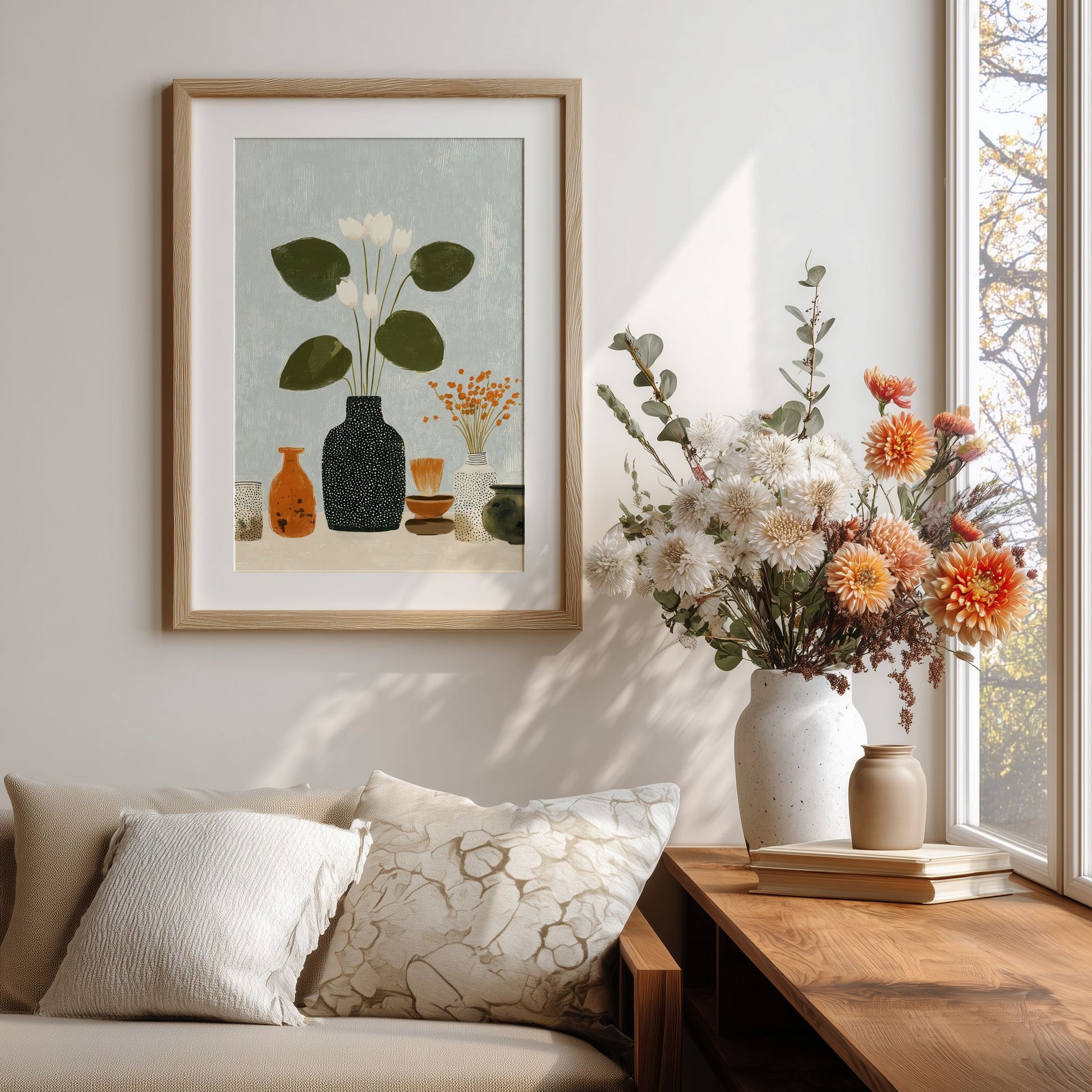 Moderne kunstplakat med blomster og keramikk i stue