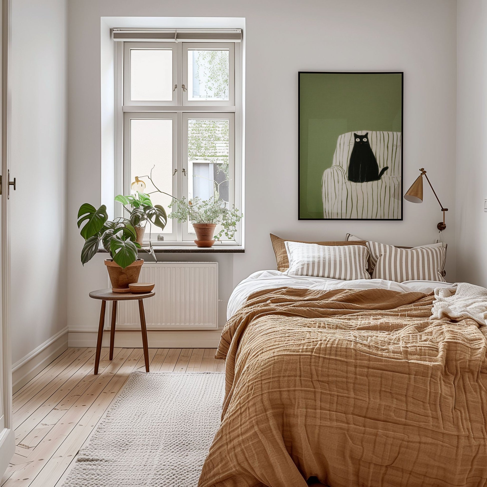 Moderne plakat med katt i minimalistisk stil, plassert i nordisk interiør