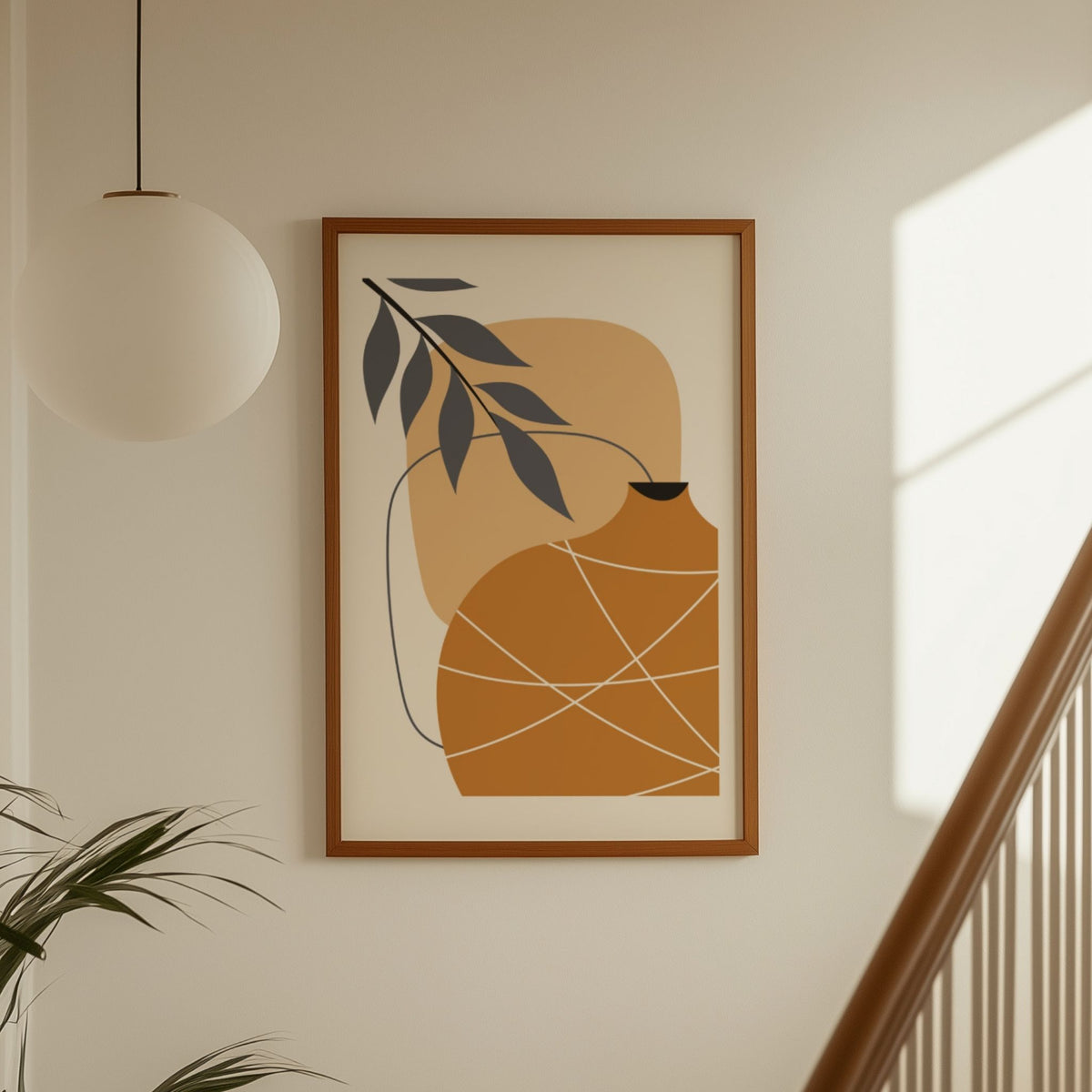 Golden Vessel grafisk plakat i varme jordtoner ved trapp i moderne nordisk interiør