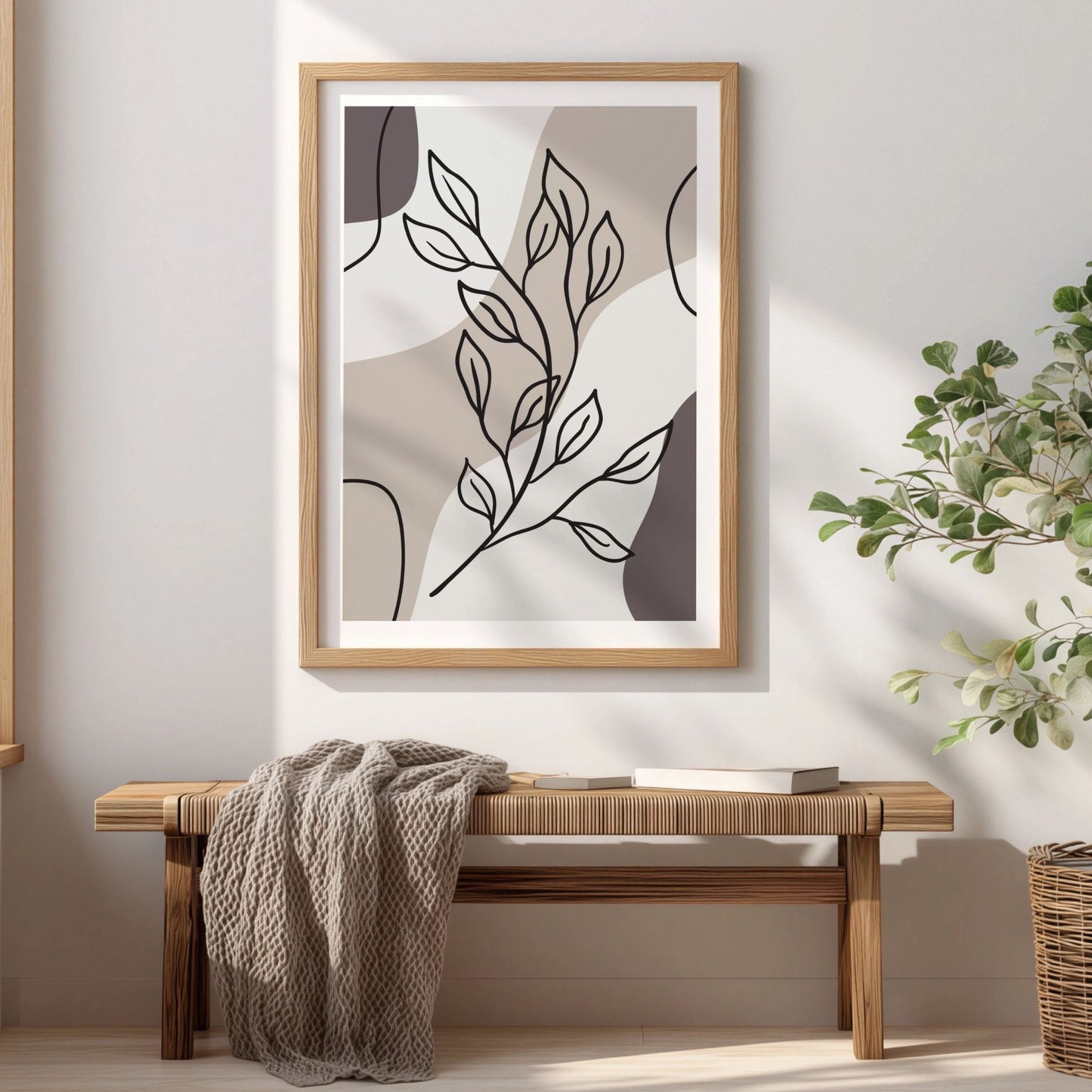 Growing Branch botanisk plakat i eikeramme over trebenk i lyst nordisk interiør