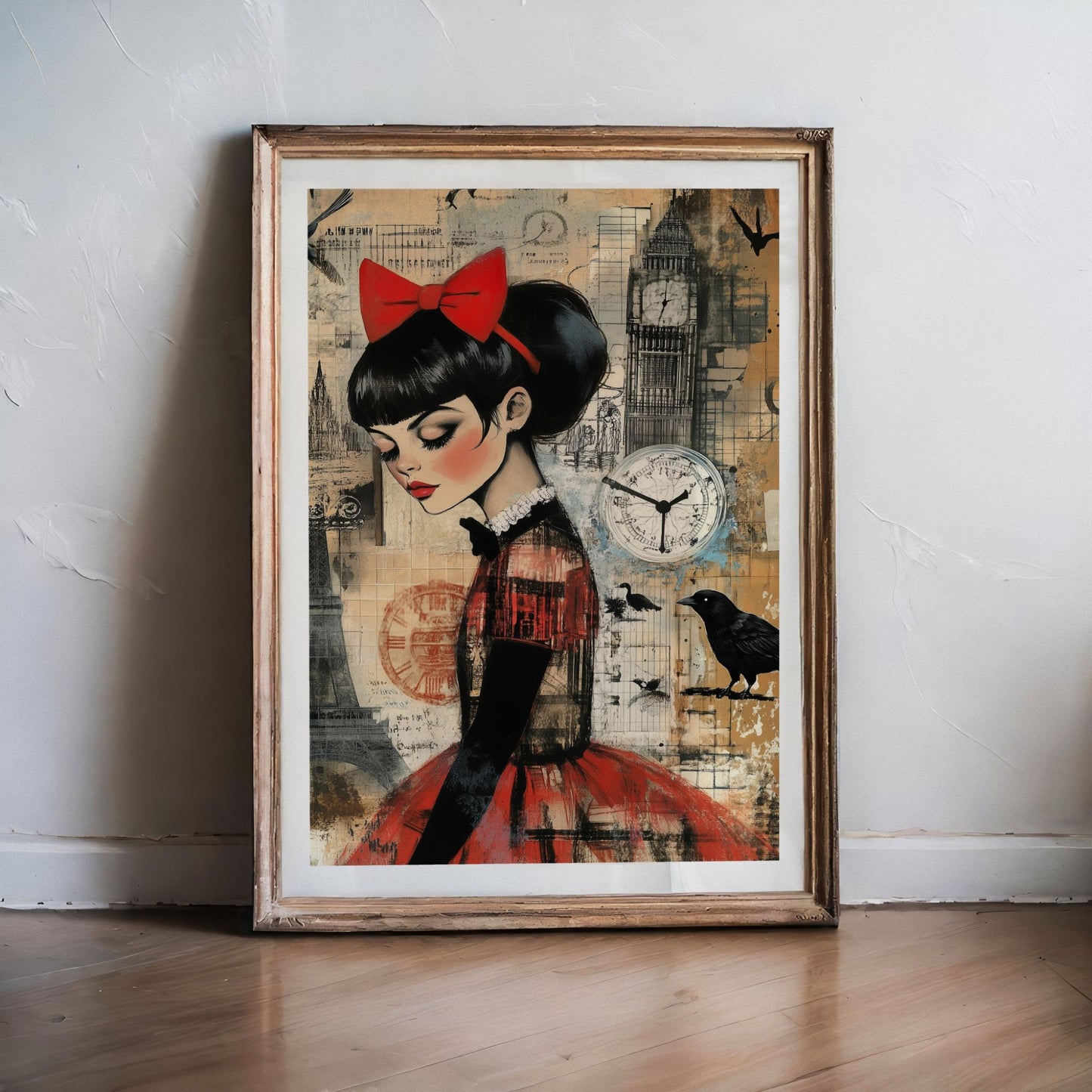 Grafisk kunstplakat av kvinne i rød kjole og sløyfe foran Eiffeltårnet, Big Ben og flere klokker – vintageinspirert motiv med fugler og drømmende stemning. Illustrasjon viser plakat med hvit kant i eik ramme.