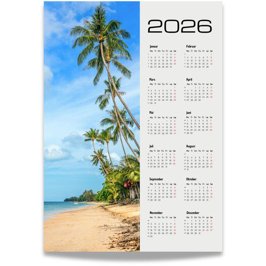 Kalender 2026 med motiv av eksotisk strand og høye palmer mot blå himmel, med tydelig kalenderdel og norske merkedager.
