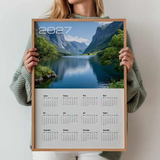 Kalender 2027 med personlig bilde – årskalender med eget foto av norsk fjord og fjell