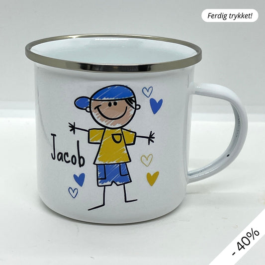 Dette lette og robuste emaljekruset er en hyllest til broren din! Med et søtt design som kombinerer en leken illustrasjon og teksten "Verdens Kuleste Lillebror", er dette kruset både funksjonelt og personlig. 