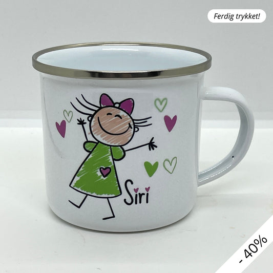 Dette lette og robuste emaljekruset er en hyllest til lillesøsteren din! Med et søtt design som kombinerer en leken illustrasjon og teksten "Verdens Kuleste Lillesøster", er dette kruset både funksjonelt og personlig. 