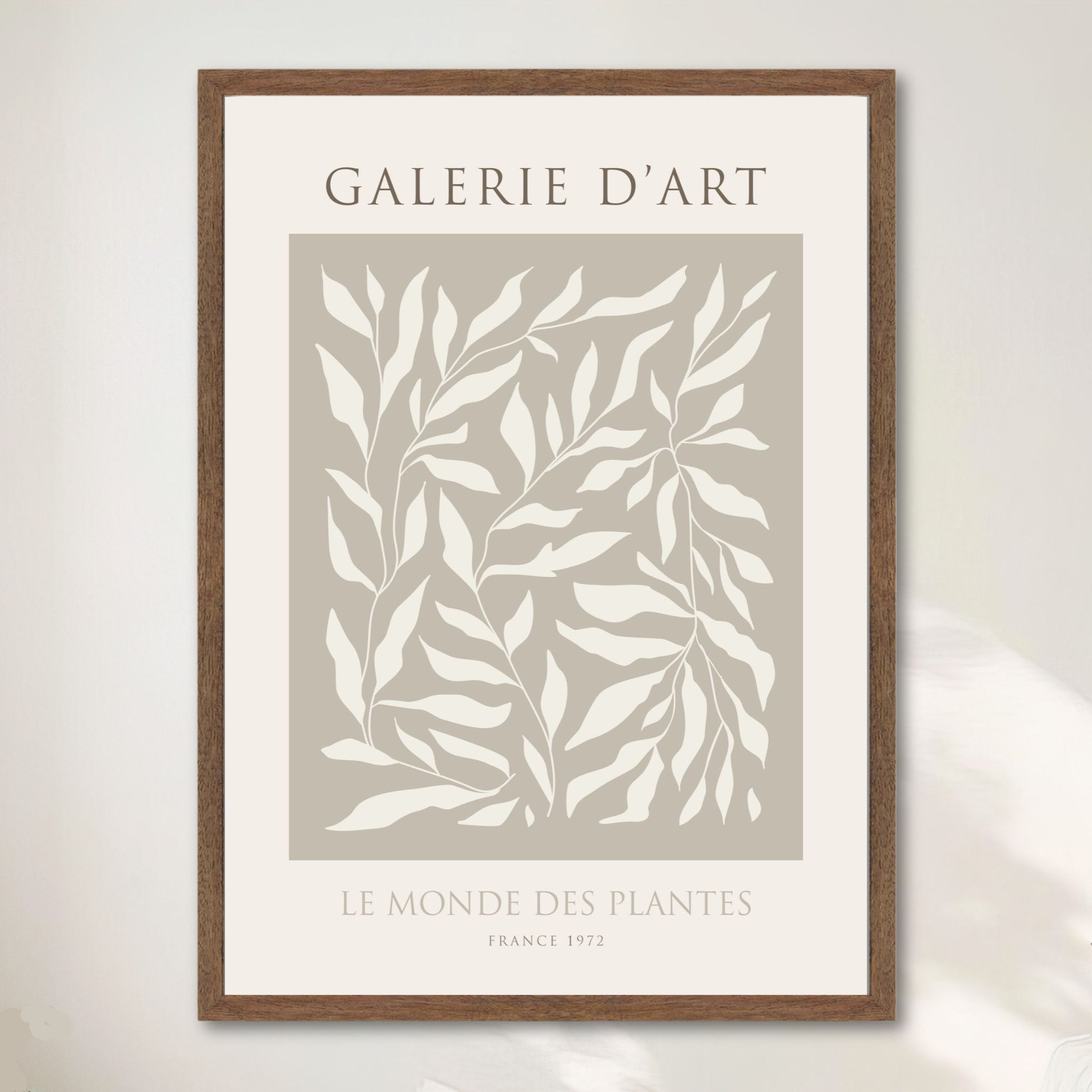 Le Monde des Plantes – fransk botanisk plakat. Illustrasjon viser plakat i valnøtt ramme