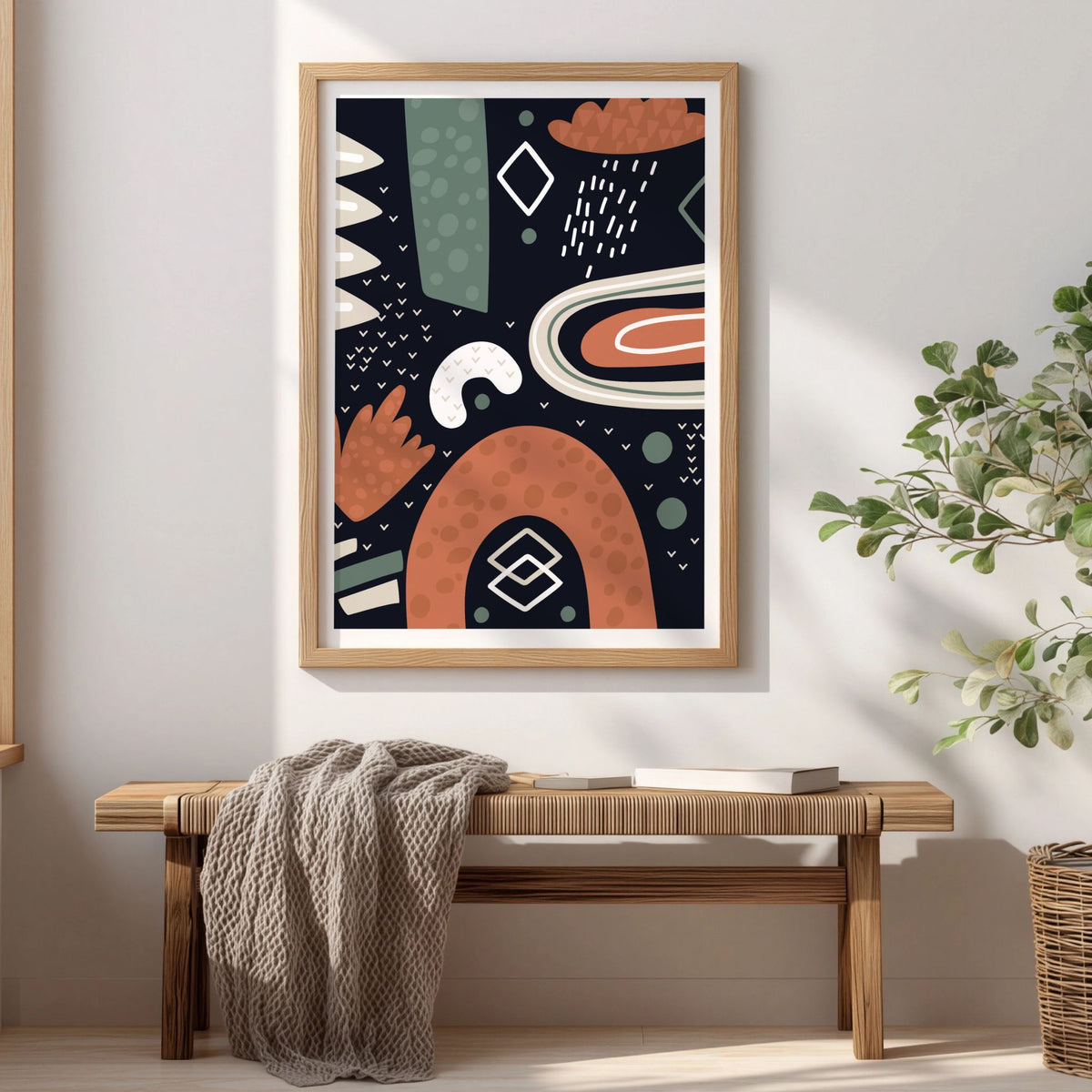 Midnight Rhythm grafisk plakat i eikeramme over trebenk i lyst nordisk interiør