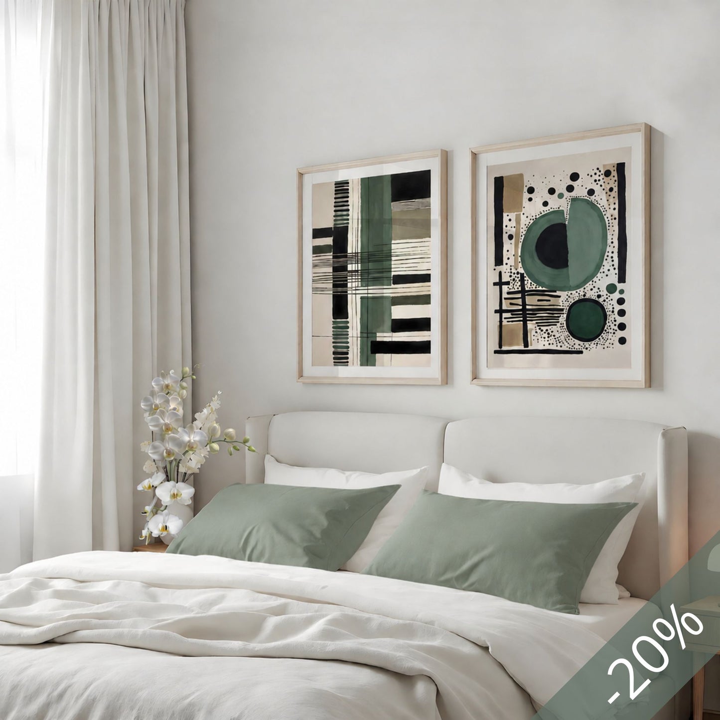 Nordisk Harmoni Duo med to abstrakte plakater i grønne og beige toner over seng i lyst soverom