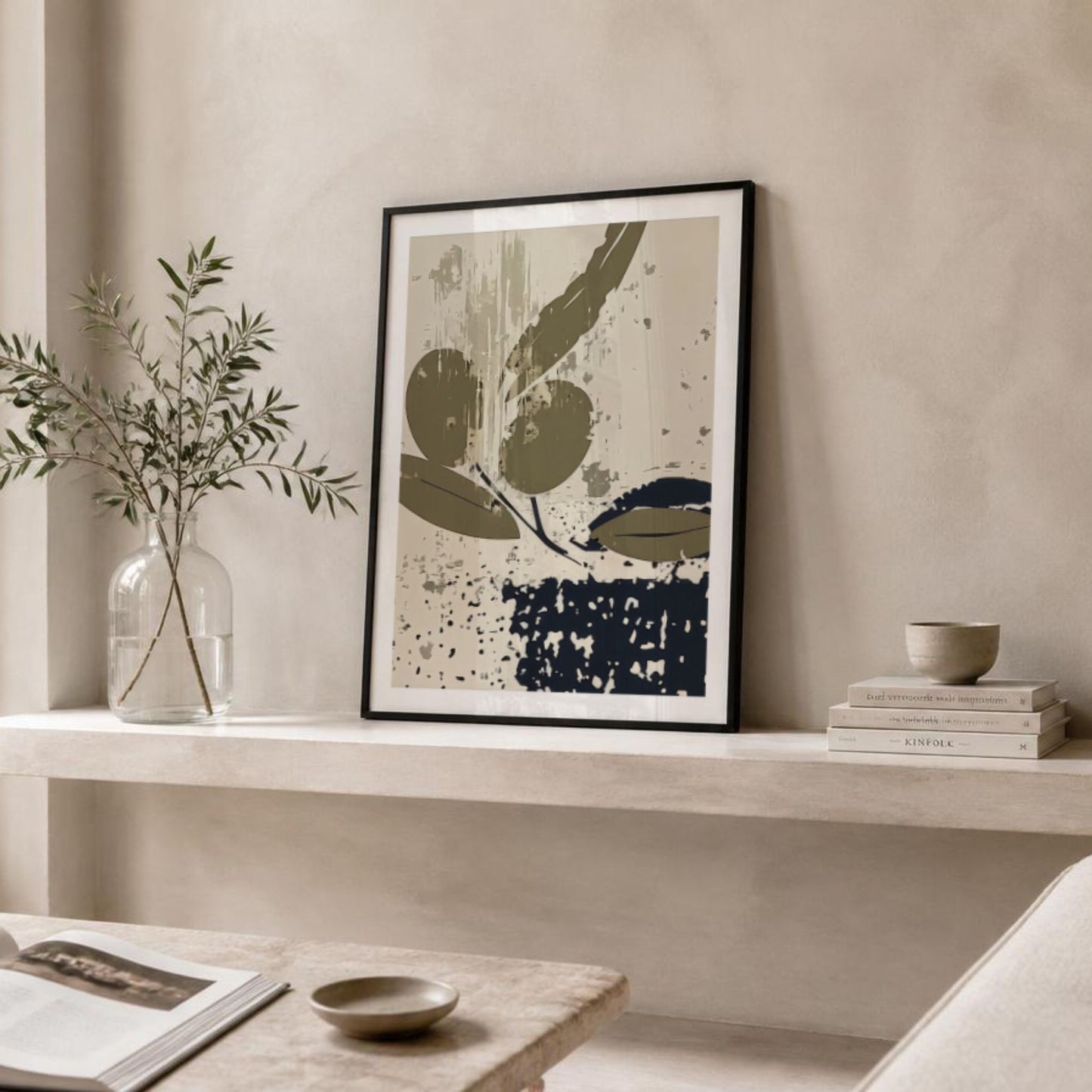 Olive Grove Art No2 plakat stylet på lys hylle med olivengren og moderne interiør