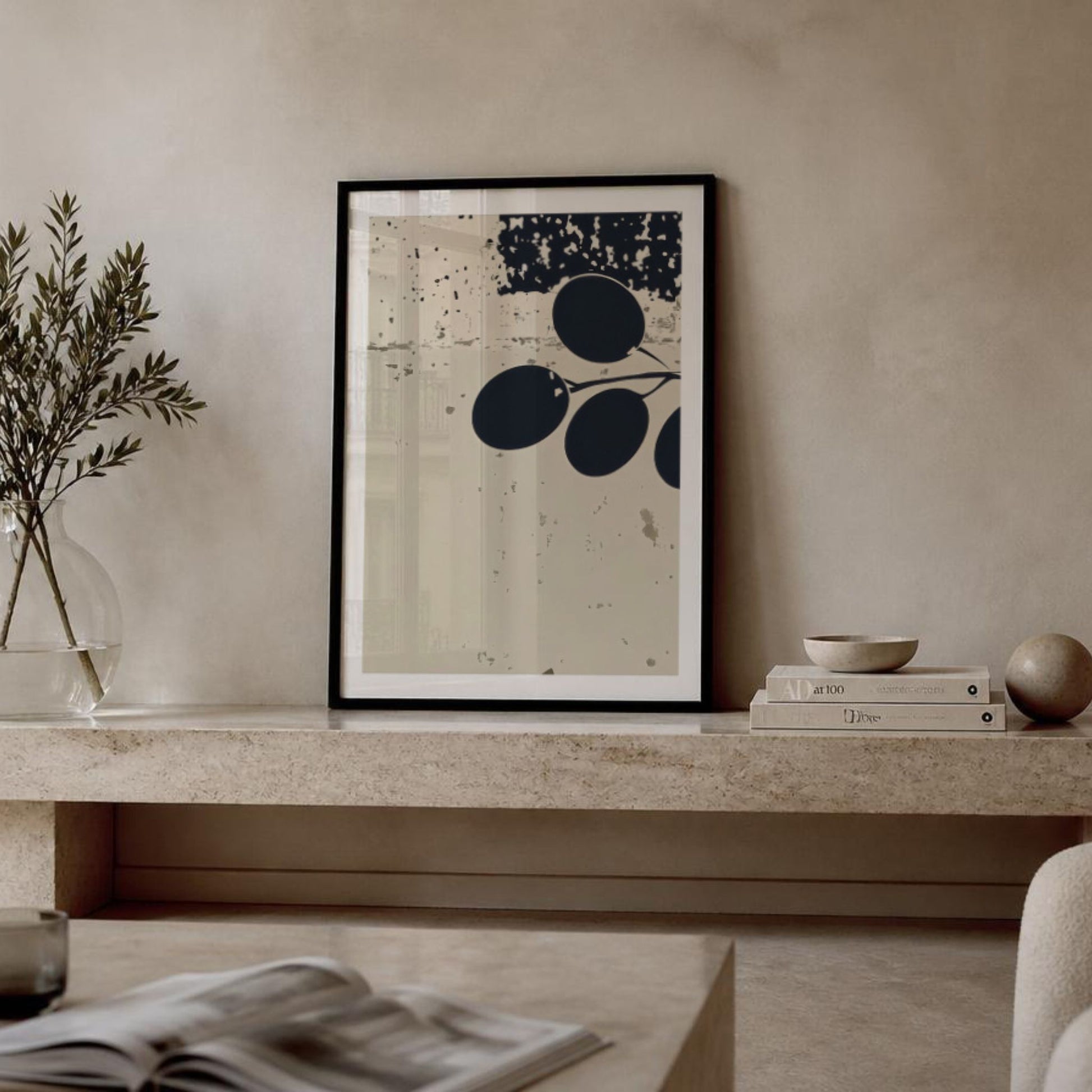 Botanisk Olive Grove Art No3 plakat i sort ramme på steinhylle