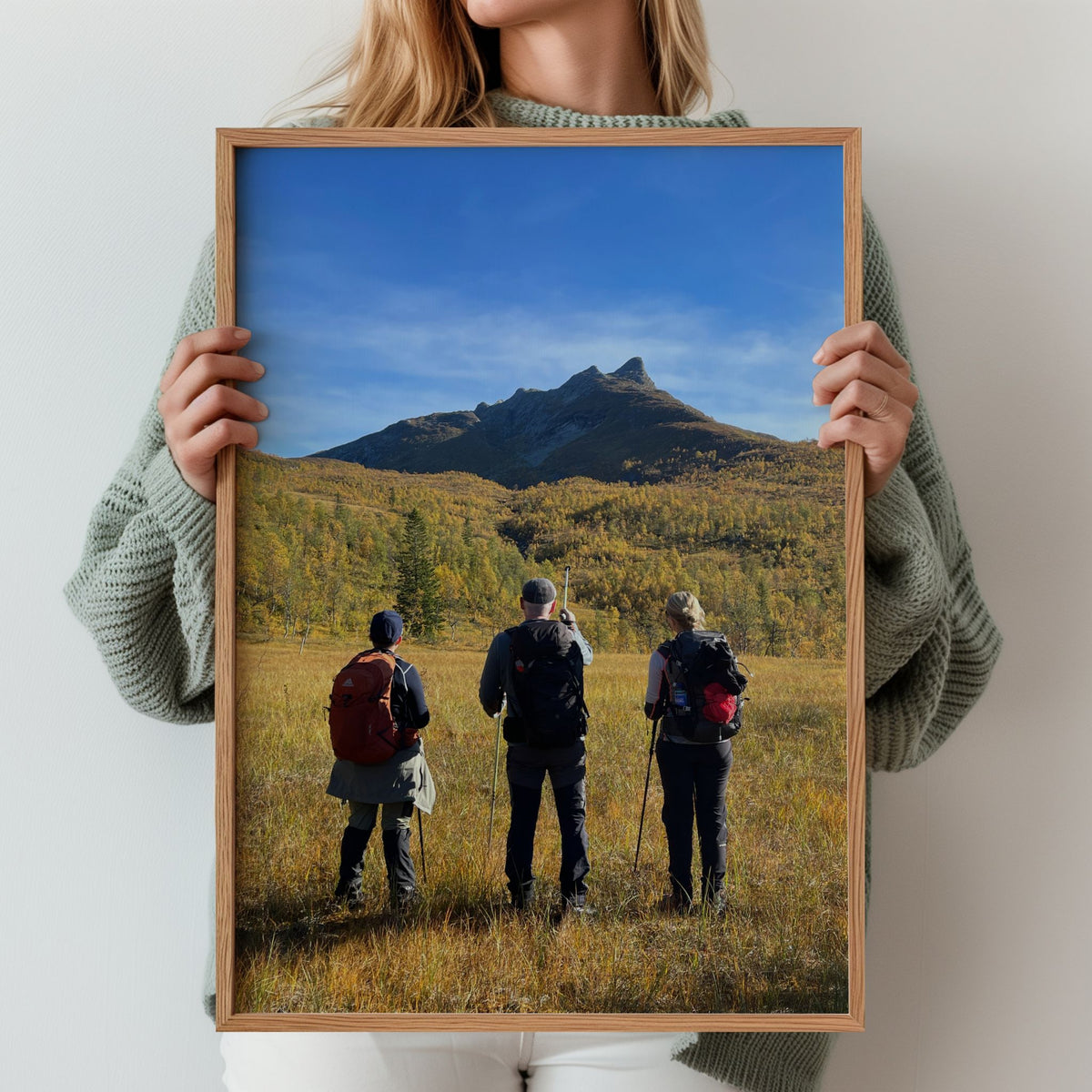 Personlig villmarksbilde med eget foto av turfølge i norsk fjellnatur