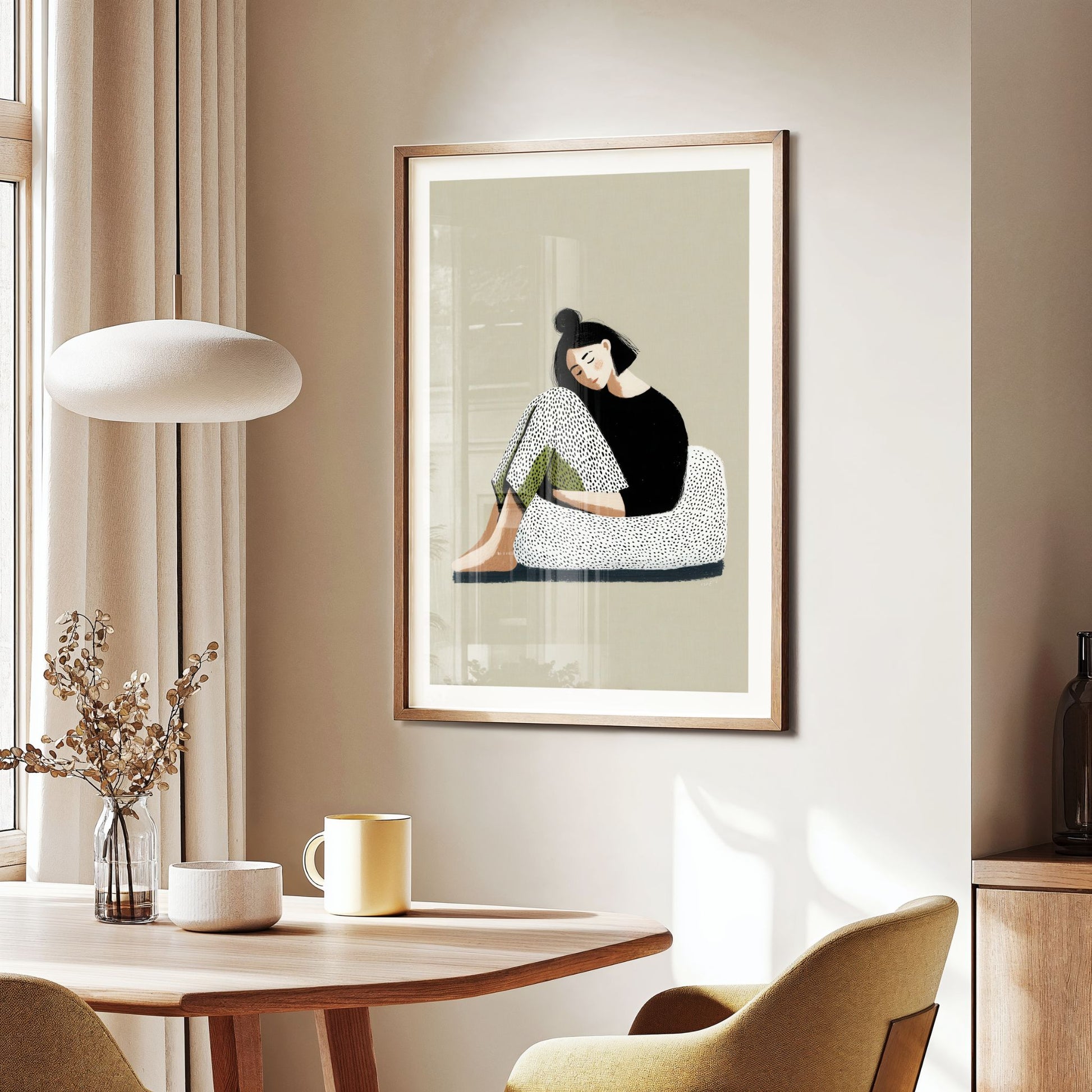 Quiet Figures – Held Close plakat med hvit kant i rolig nordisk interiør