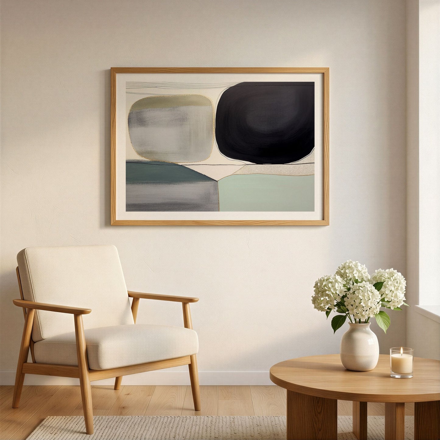 Quiet Horizon grafisk plakat i eikeramme stylet i lys nordisk stue.