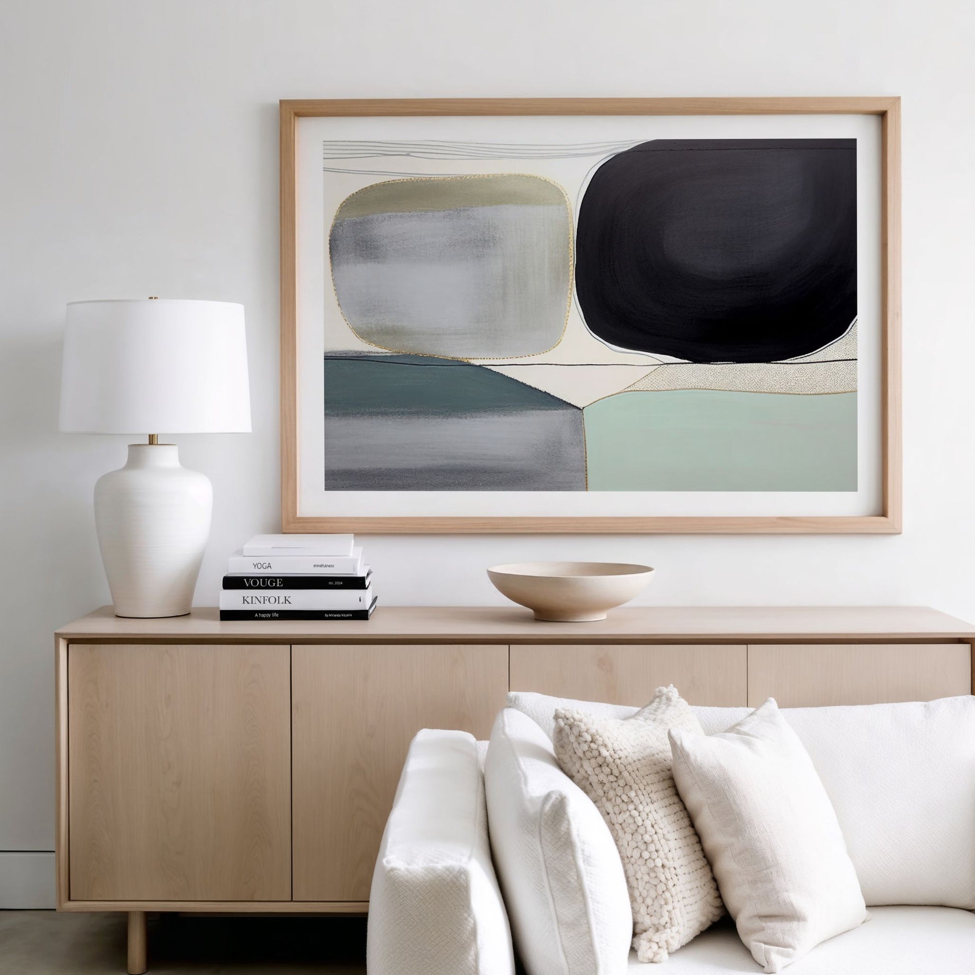 Quiet Horizon horisontal grafisk plakat fra Soft Balance Collection med organiske former i dempede naturtoner.