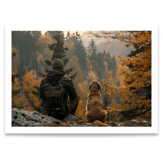 Silent Companions jakt- og villmarksmotiv med jeger og hund som sitter sammen og ser utover høstskogen.