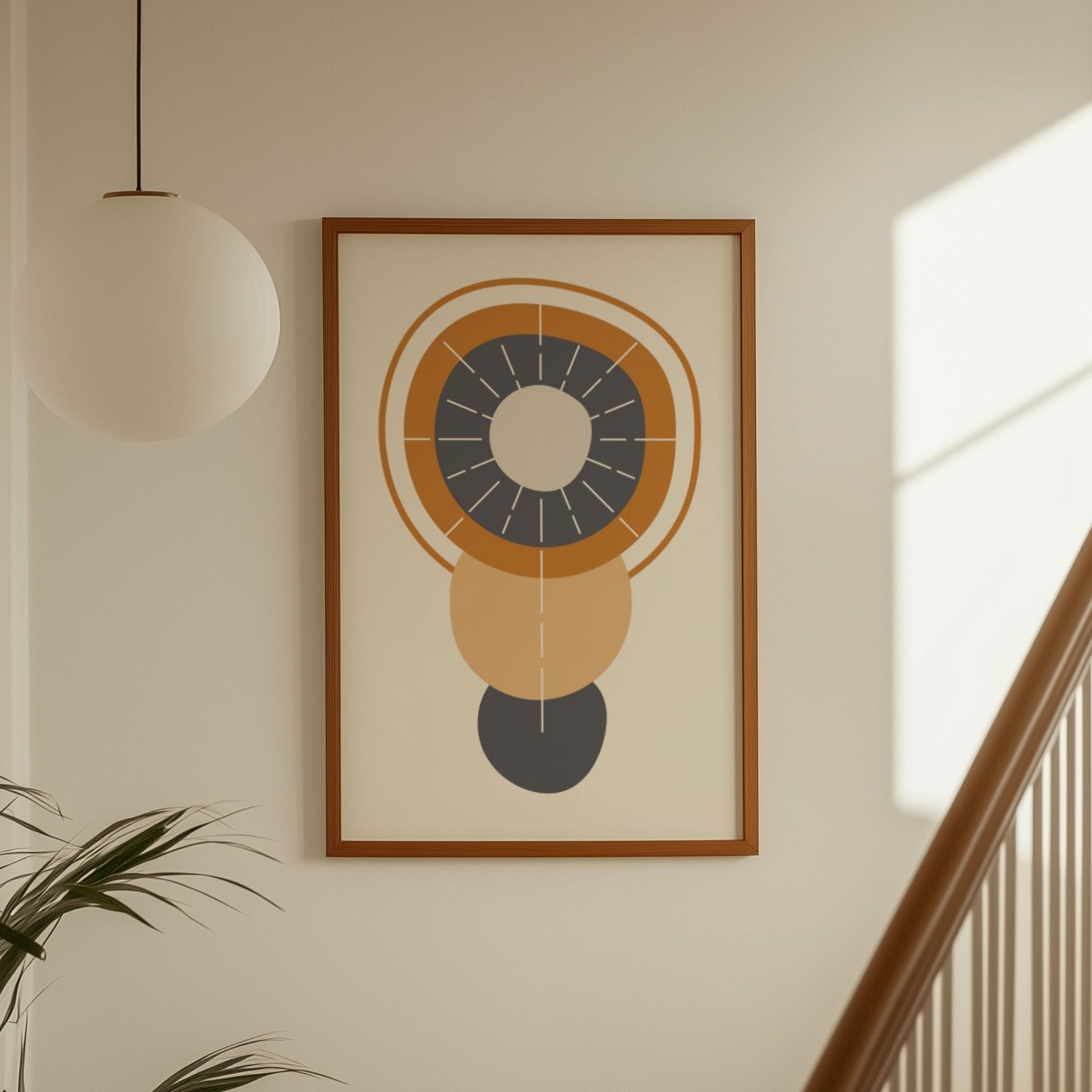 Solar Alignment grafisk plakat med varme jordfarger i moderne interiør ved trapp