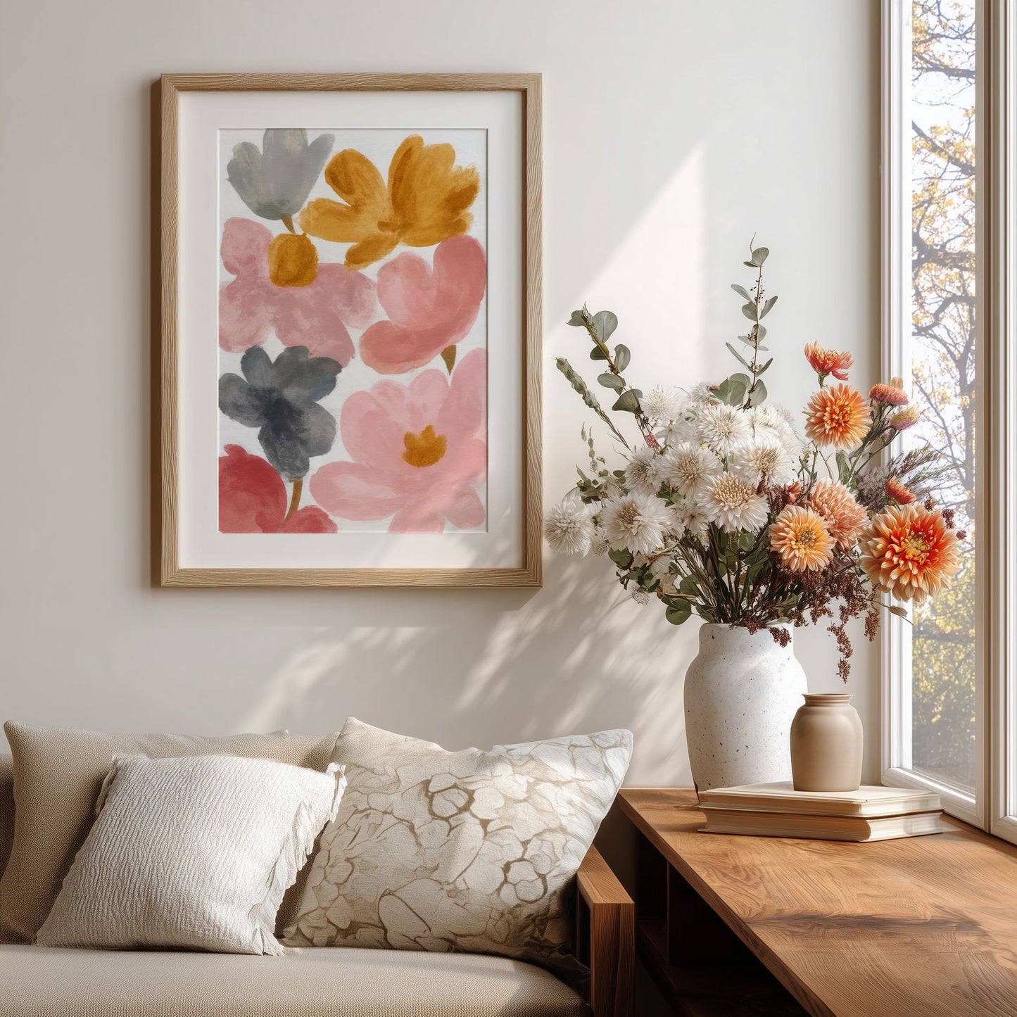 Spring Bloom Joyful Garden blomsterplakat på vegg i lys stue med vase og blomster