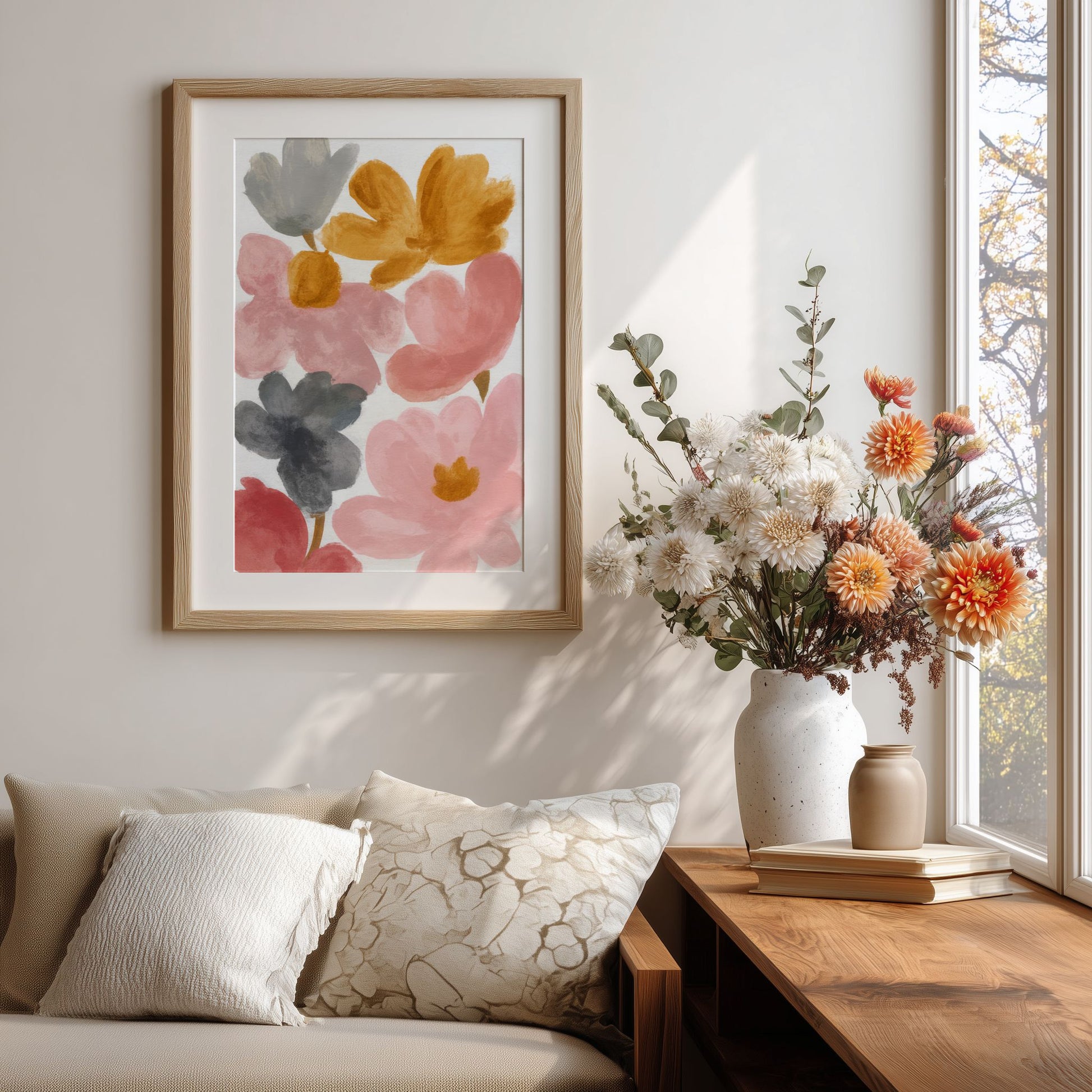 Spring Bloom Joyful Garden blomsterplakat på vegg i lys stue med vase og blomster