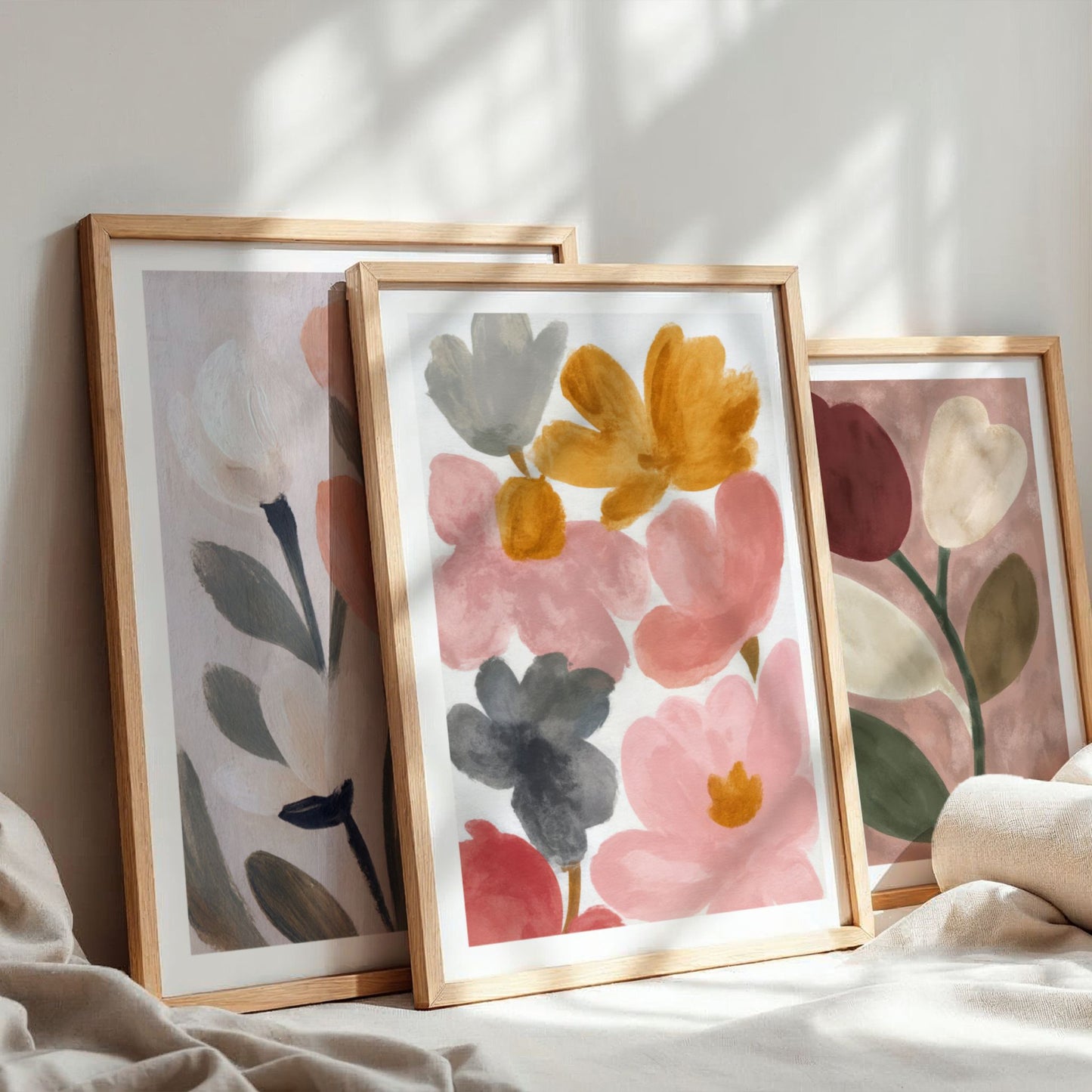 Spring Bloom Joyful Garden plakat vist sammen med andre blomsterplakater fra Spring Bloom Collection
