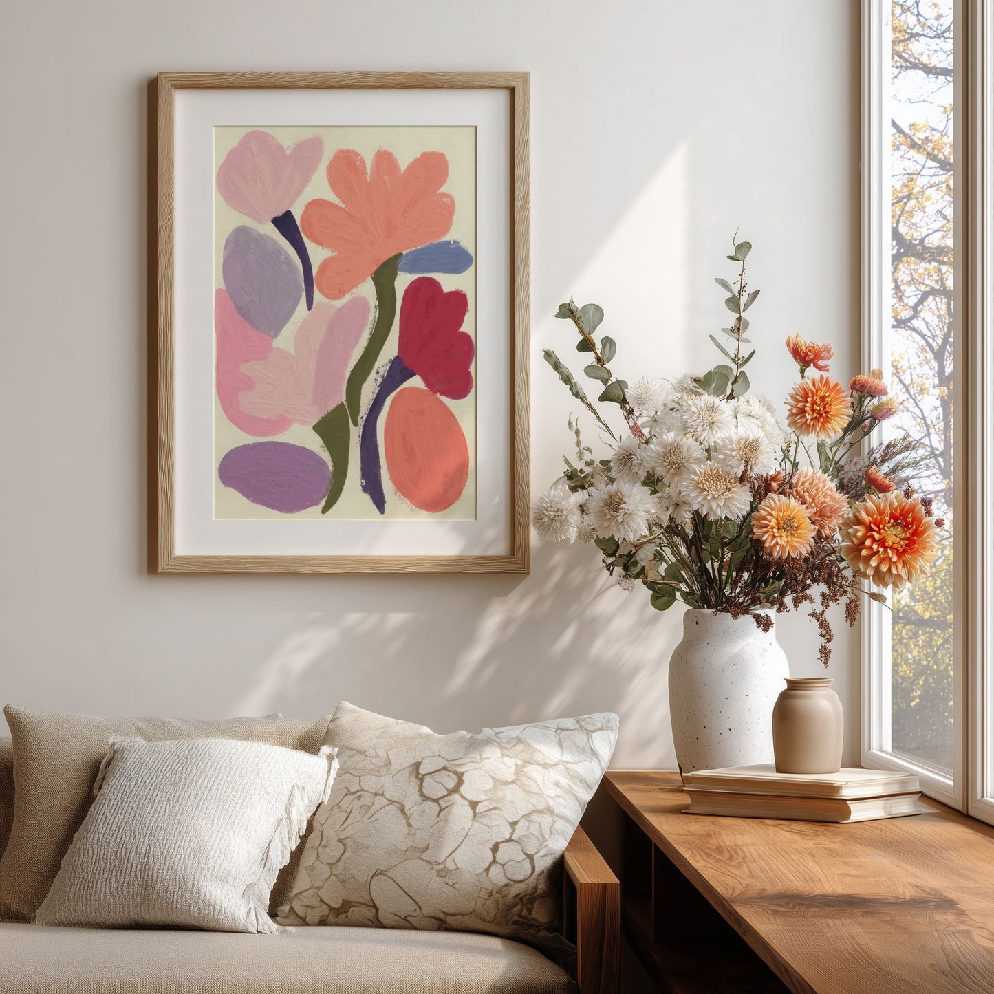 Spring Bloom Pastel Meadow blomsterplakat på vegg i lys stue med vase og blomster