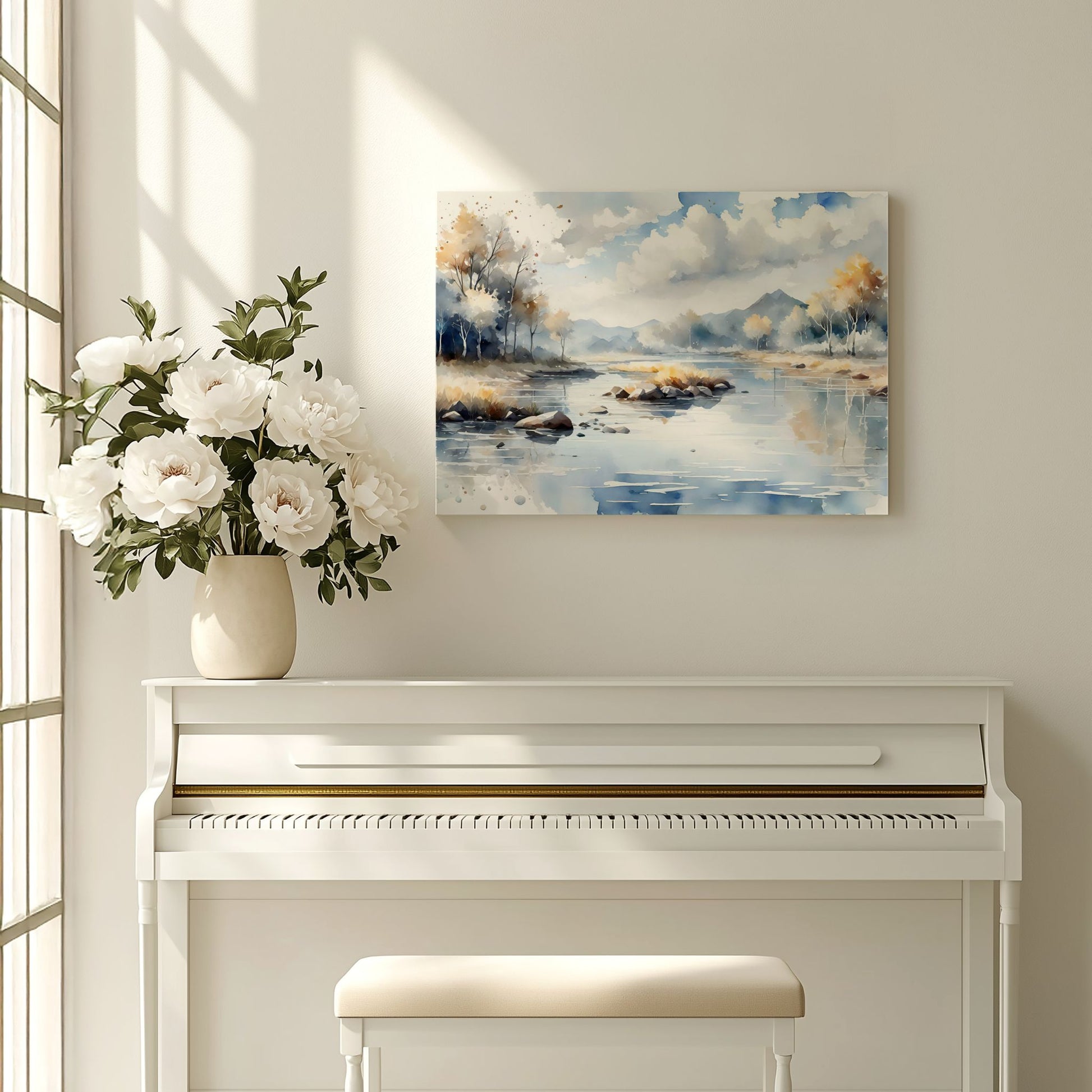 Still Lake Light lerret over piano i lyst og harmonisk interiør