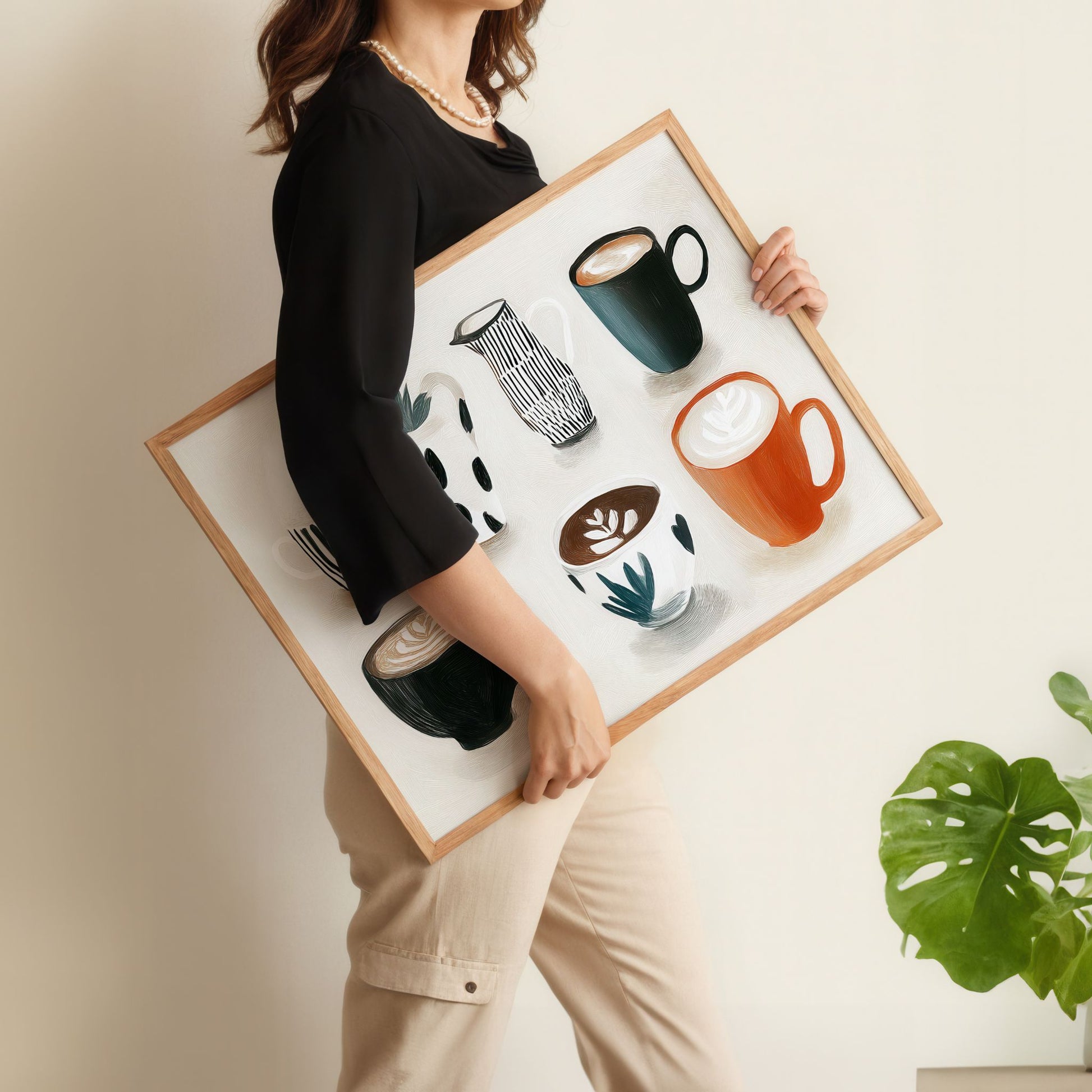 Stilren plakat med kaffekopper og keramikk i varme jordtoner og rolig uttrykk fra serien Still Life & Everyday Calm. Miljøbilde av plakat i eik ramme.