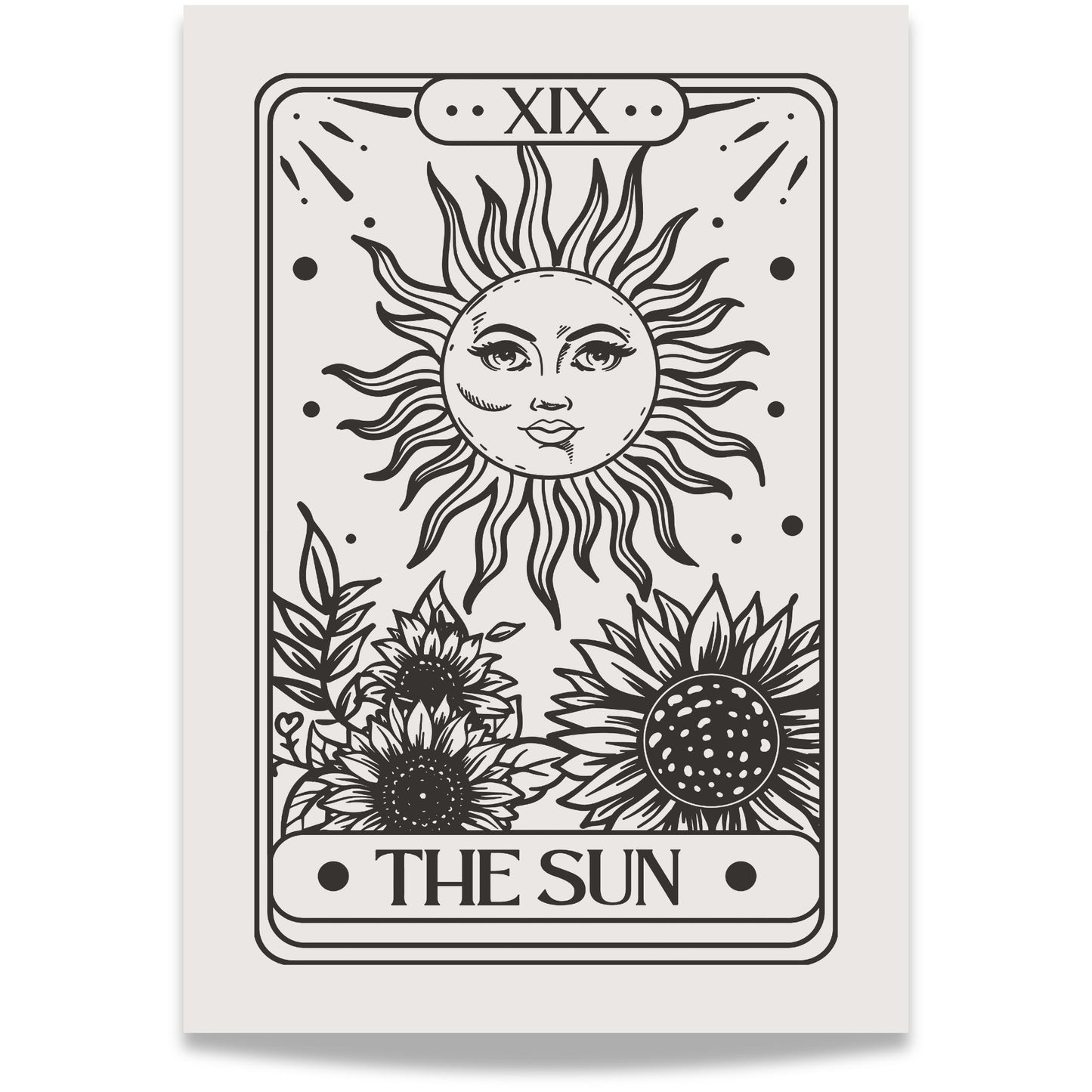 Svart/hvit kunstplakat med stilisert solmotiv inspirert av tarotkort
