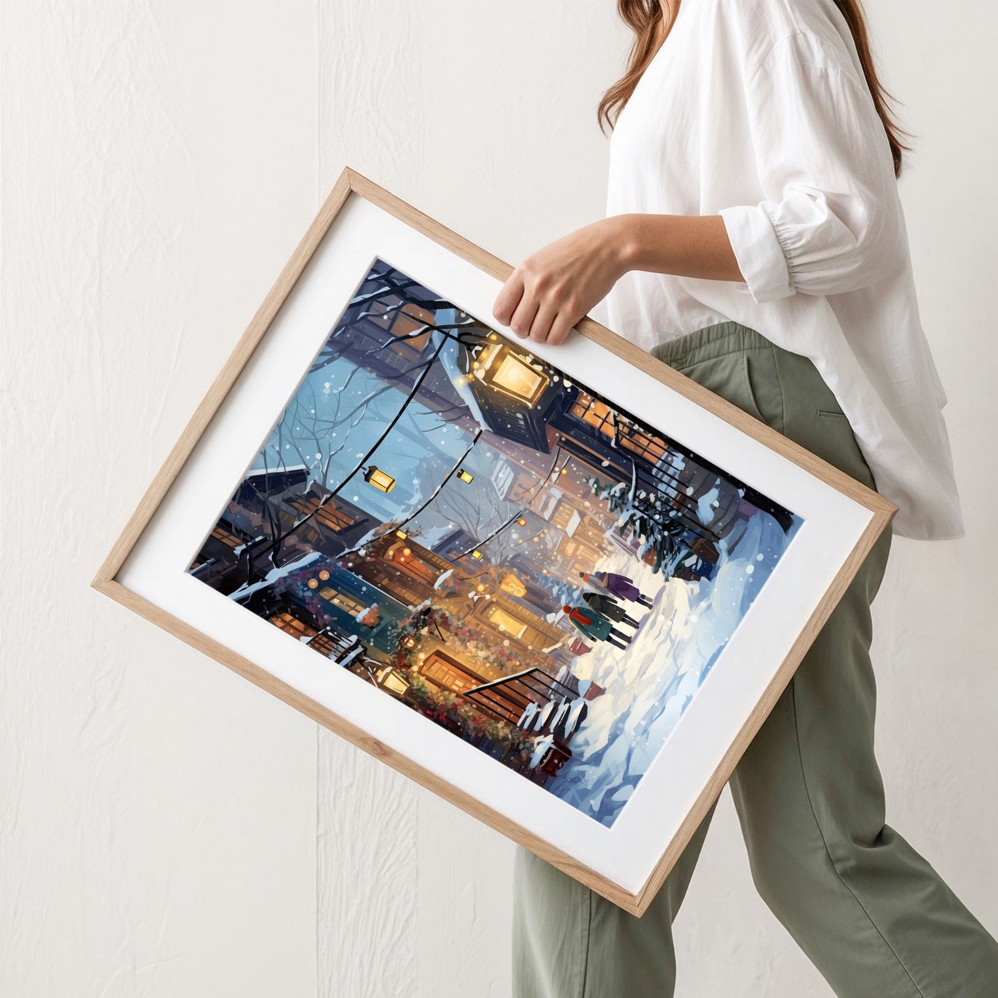 Vinterkveld i Lysgatene plakat med snødekt bygate, lykter og tre personer som går gjennom vinterkvelden. Illustrasjon viser plakat med passepartout i eik ramme.